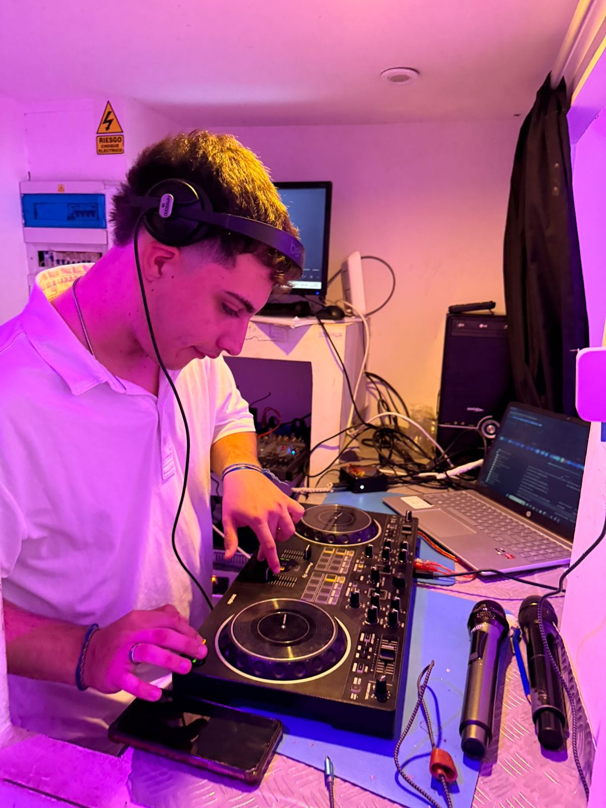 WhatsApp Image 2025-10-08 at 10.09.57 AM WhatsApp Image 2025-10-08 at 10.09.57 AM